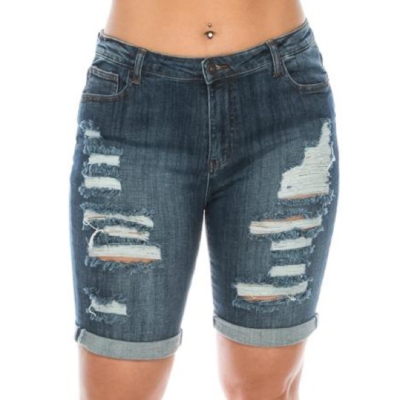Jean Bermuda Shorts - Picture 1 of 3